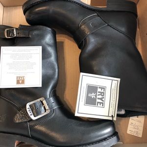 Size 7 Frye Veronica shortie boots